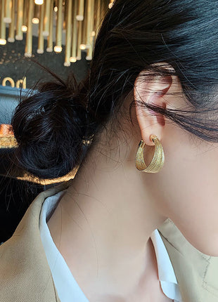 Brushed hoop earrings