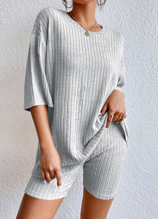 Loose round neck shorts set for women